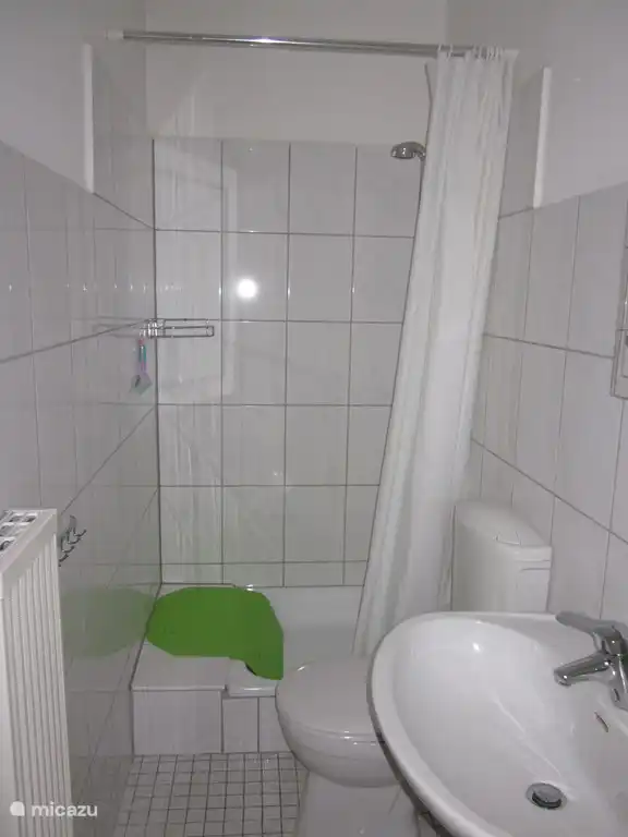 Das Bad in der "zweiten" Schlafzimmer