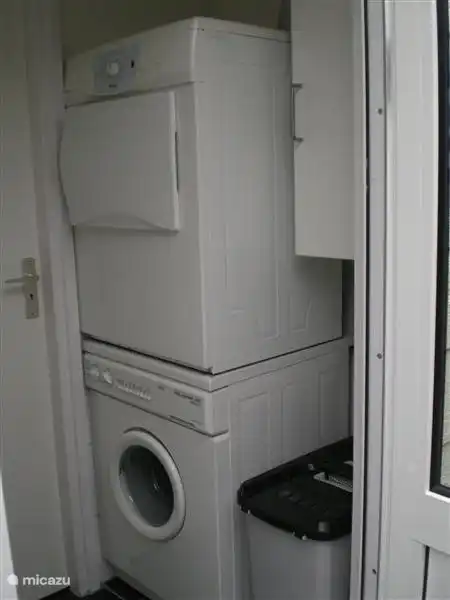 Waschmaschine und Trockner