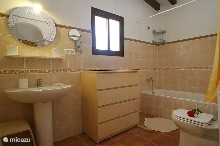 badkamer met ligbad