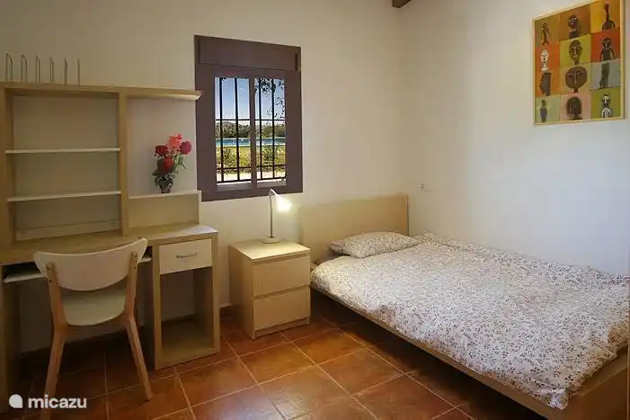 slaapkamer 3 met bureautje