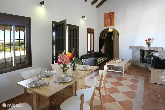 ruime woonkamer