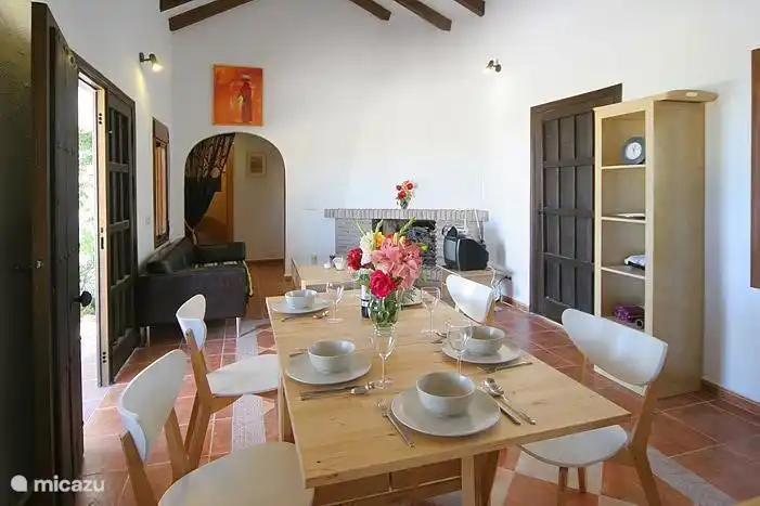 ruime woonkamer