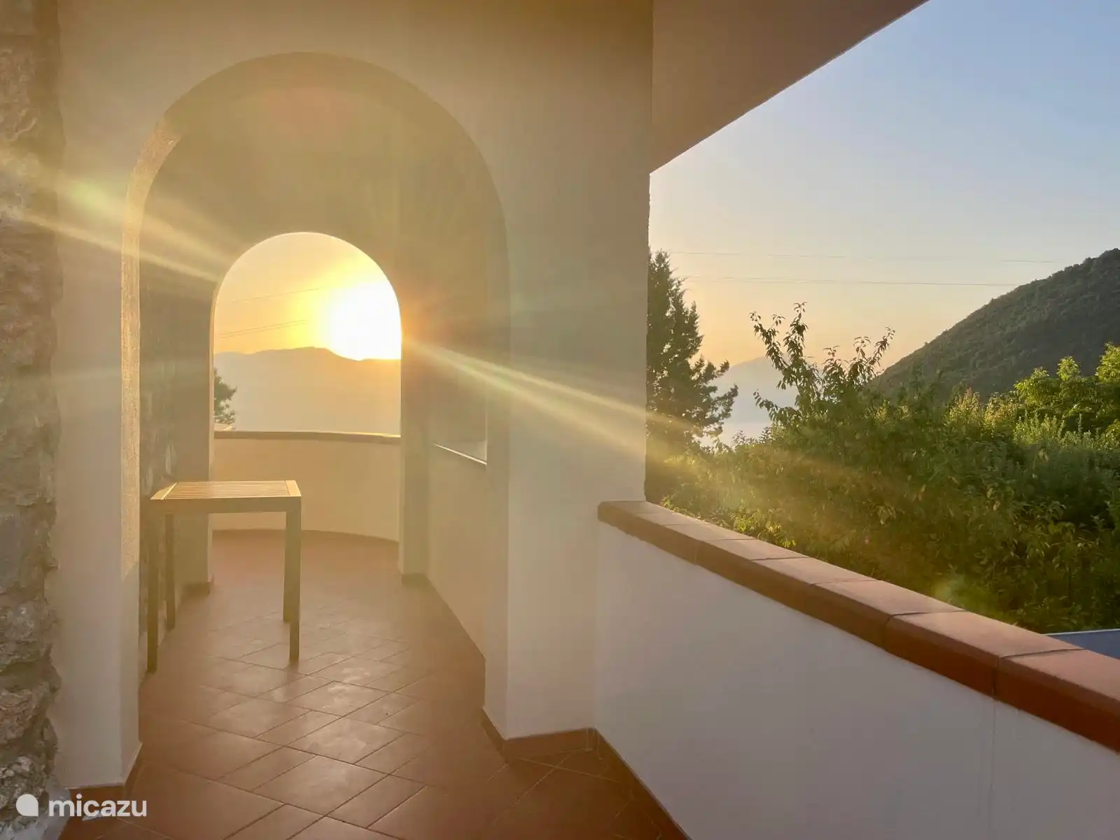 Encantador lugar en la terraza de la azotea para meditar o escribir