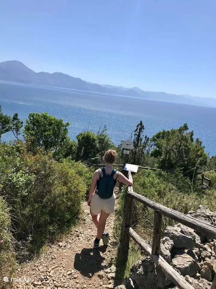 caminando por la costa de Scario