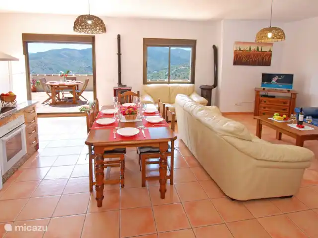 Villa Los Poyatos, Comares | Espagne, Costa del Sol, Comares - villa Et si vous en avez assez d'être dehors, vous pouvez simplement entrer et vous amuser.