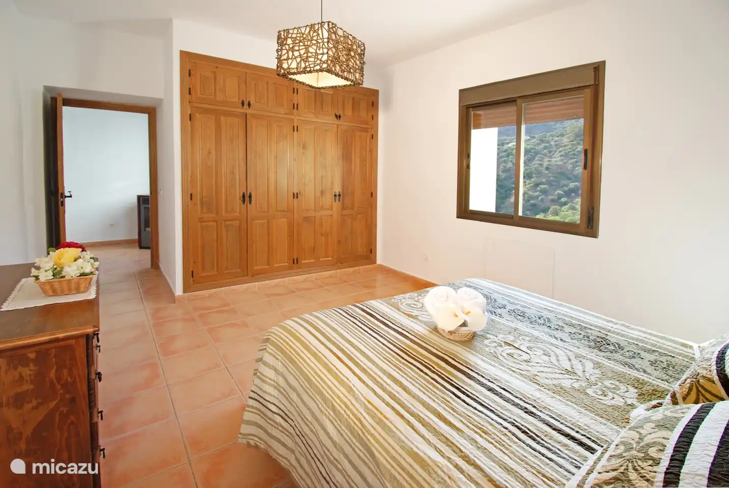 Und selbst von den Schlafzimmern aus können Sie die Aussicht genießen.