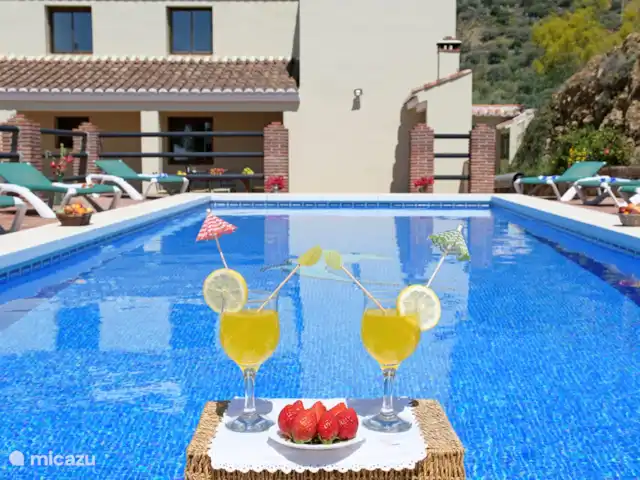 Villa Los Poyatos, Comares | Espagne, Costa del Sol, Comares - villa D'abord un délicieux apéritif...
