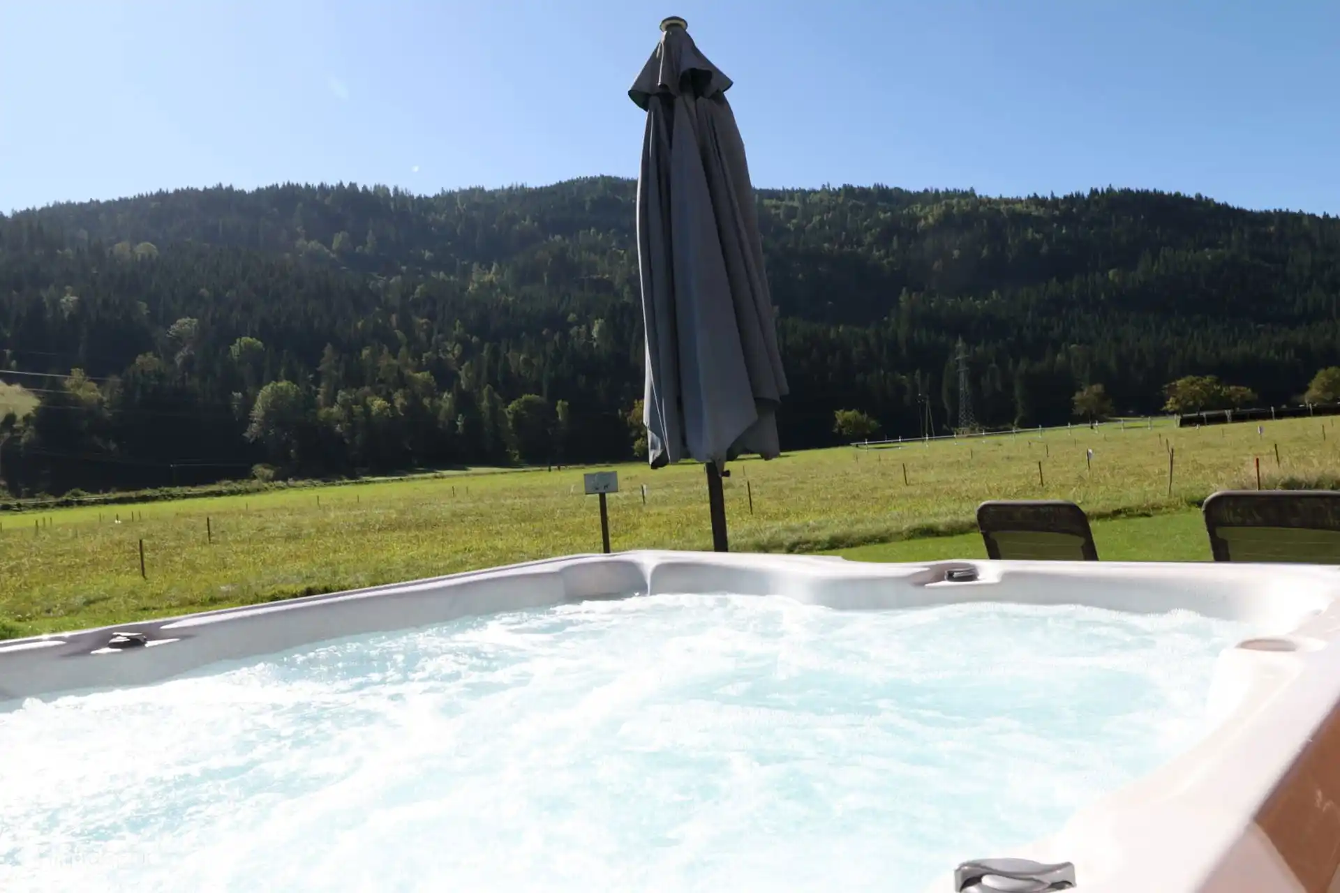 Jacuzzi op zuid terras