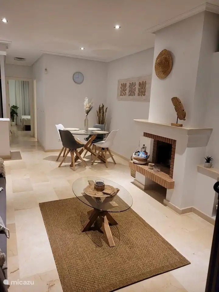 The living room, which has recently been completely renovated, has air conditioning and 2 heating panels for the winter period.