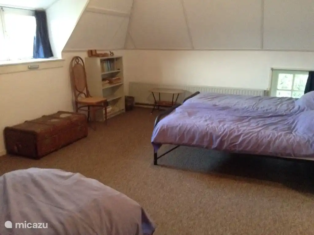 Grote 4-persoons slaapkamer (de 'zolder').
