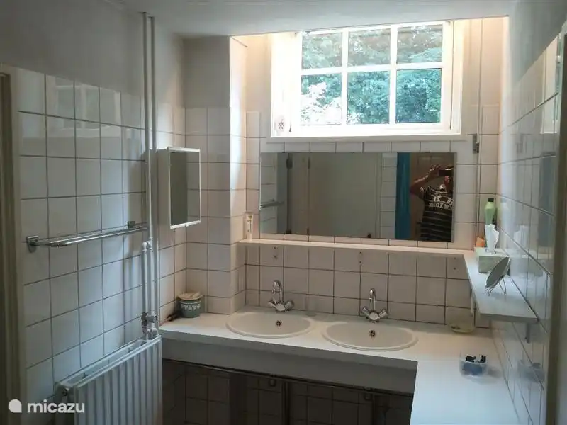 Badezimmer im Erdgeschoss.