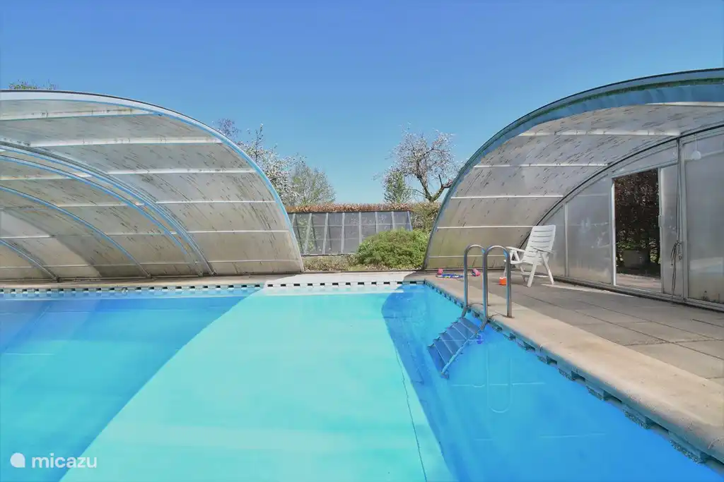 De kap wordt handmatig opengeschoven (foto Johan Rebergen)