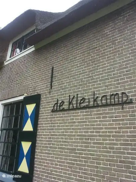 Benennen des Anwesens auf dem Haus.