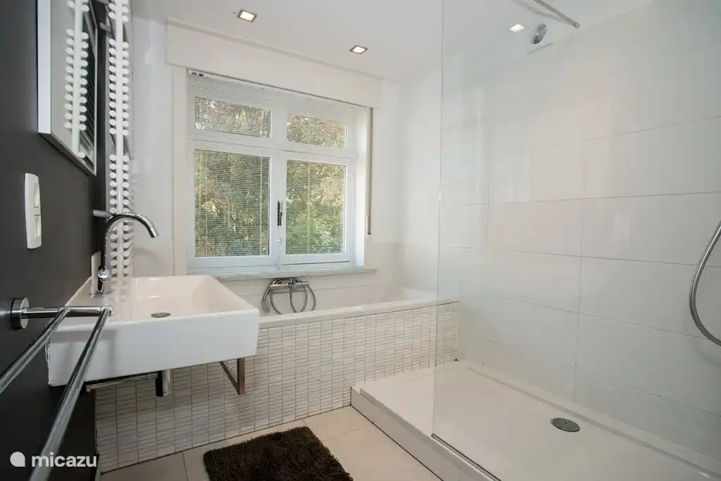 badkamer 1e verdieping