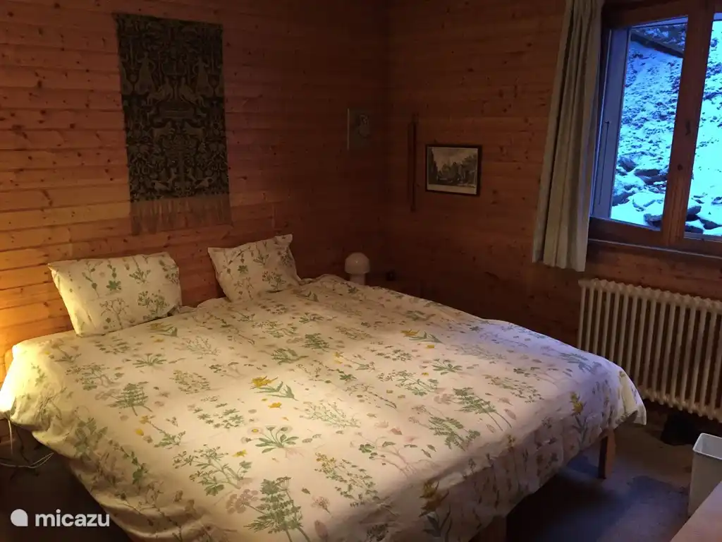 2 Persoons-slaapkamer met aangrenzende badkamer met douche en toilet