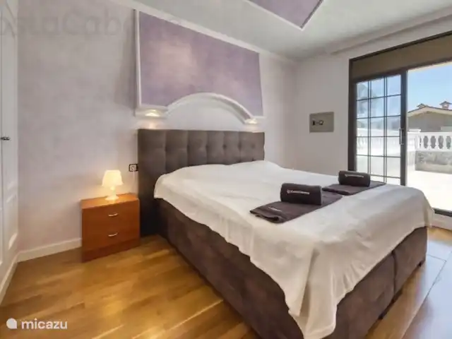 Costa Cabana - Villa Paris | Espagne, Costa Brava, Lloret de Mar - villa Une maison de vacances avec un grand jardin avec piscine privée, juste à l'extérieur du centre de Lloret de Mar !