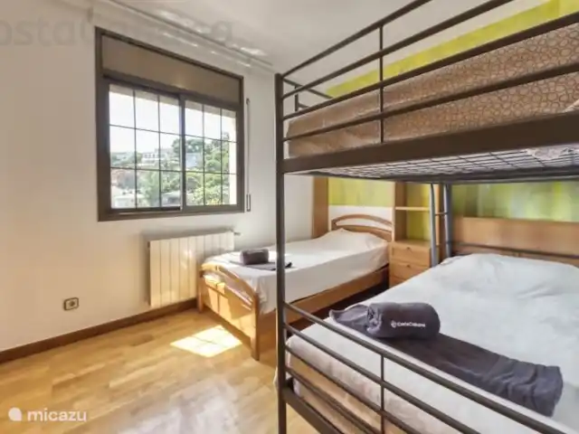 Costa Cabana - Villa Paris | Espagne, Costa Brava, Lloret de Mar - villa Une maison de vacances avec un grand jardin avec piscine privée, juste à l'extérieur du centre de Lloret de Mar !
