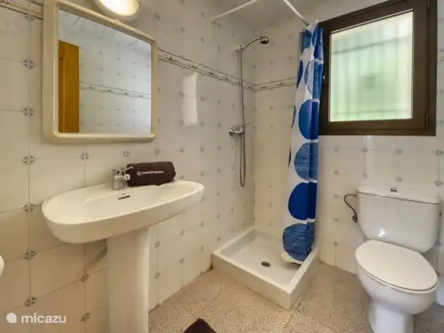 Costa Cabana - Villa Paris | Espagne, Costa Brava, Lloret de Mar - villa Une maison de vacances avec un grand jardin avec piscine privée, juste à l'extérieur du centre de Lloret de Mar !