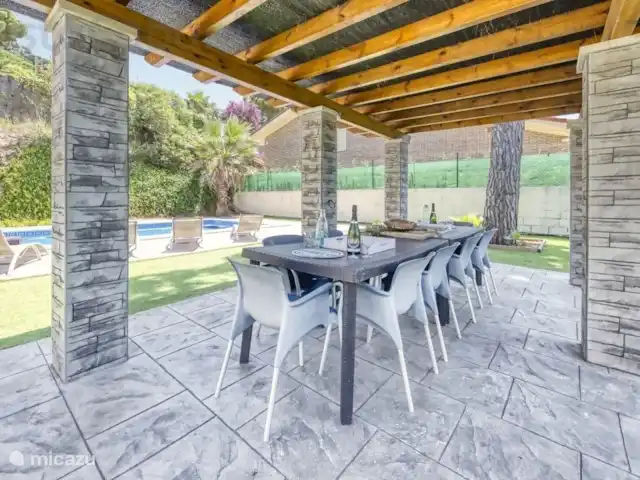 Costa Cabana - Villa Paris | Espagne, Costa Brava, Lloret de Mar - villa Une maison de vacances avec un grand jardin avec piscine privée, juste à l'extérieur du centre de Lloret de Mar !