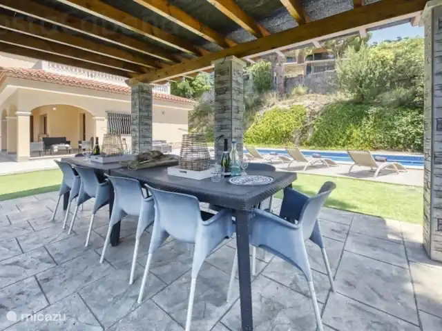 Costa Cabana - Villa Paris | Espagne, Costa Brava, Lloret de Mar - villa Une maison de vacances avec un grand jardin avec piscine privée, juste à l'extérieur du centre de Lloret de Mar !