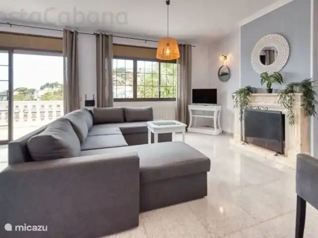 Costa Cabana - Villa Paris | Espagne, Costa Brava, Lloret de Mar - villa Une maison de vacances avec un grand jardin avec piscine privée, juste à l'extérieur du centre de Lloret de Mar !