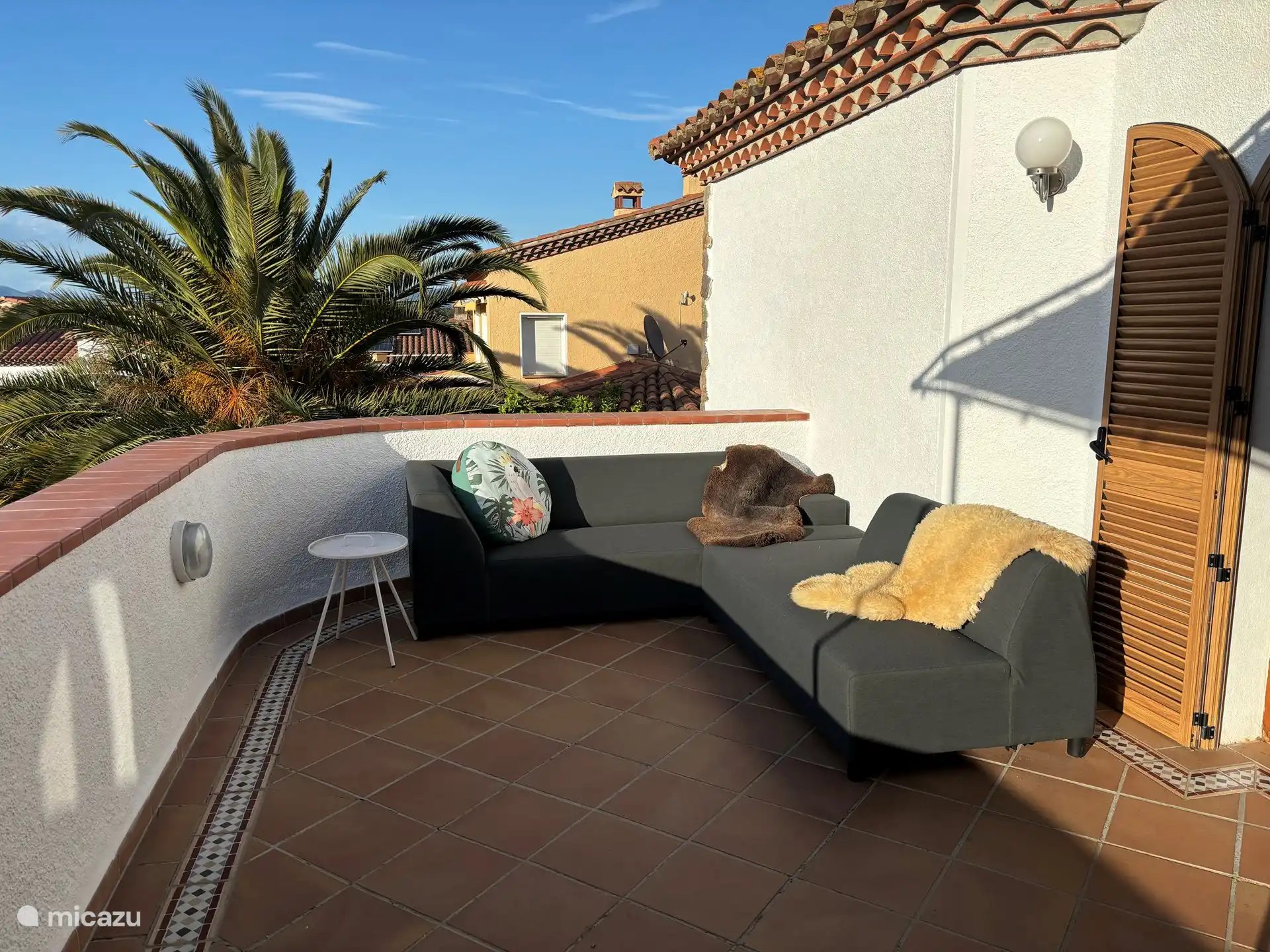 Der Loungeteil des Balkons