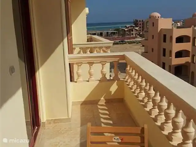 Location de Vacances Égypte, Mer Rouge , Hurghada, appartement - Appartements avec vue sur la mer Rouge, Hurghada Depuis le balcon, vous avez une vue à la fois sur la mer Rouge et sur le désert égyptien.