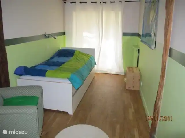 Location de Vacances France, Nièvre, Arquian, maison de vacances - Le Biron Blanc chambre 3.
Cette chambre a deux lits simples. Le deuxième lit est situé sous le premier lit.