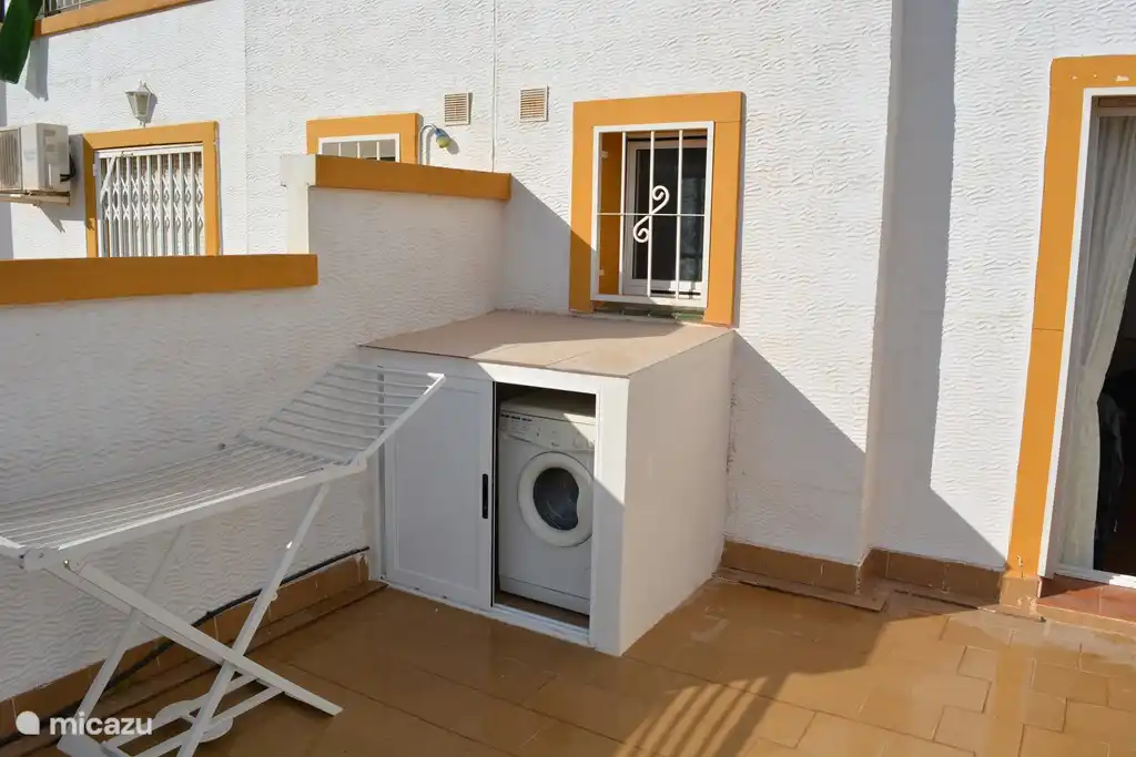 Waschmaschine mit Wäscheständer