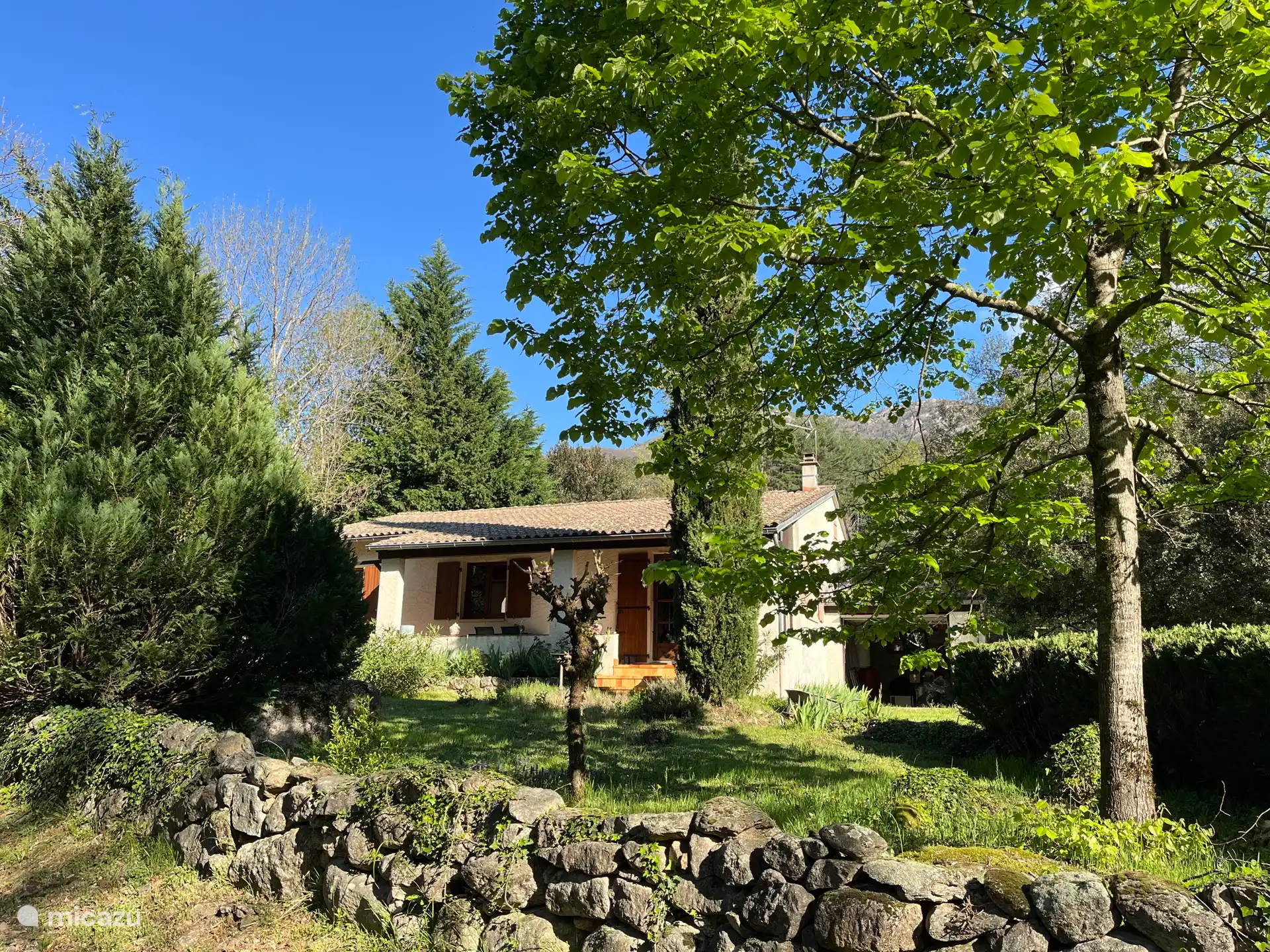 Vorderseite des Hauses