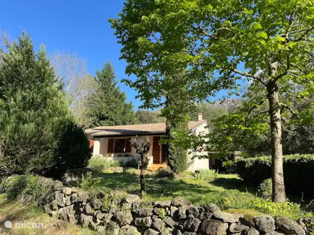 Justamont | France, Ardèche, Joannas - maison de vacances Devant de la maison