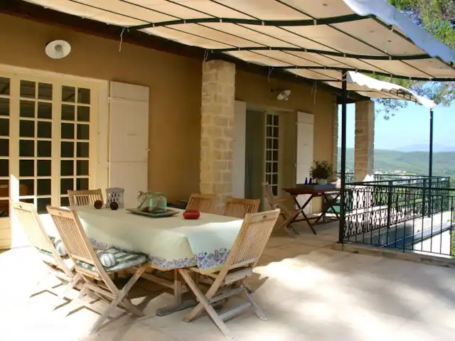 Villa Les Trois Pins | France, Vaucluse, Vaison-la-Romaine - villa Table à manger Terrasse à l'étage