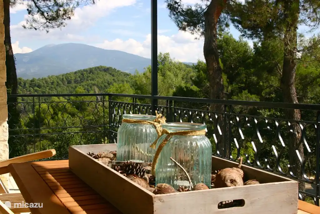Terraza sobre la vista de Ventoux