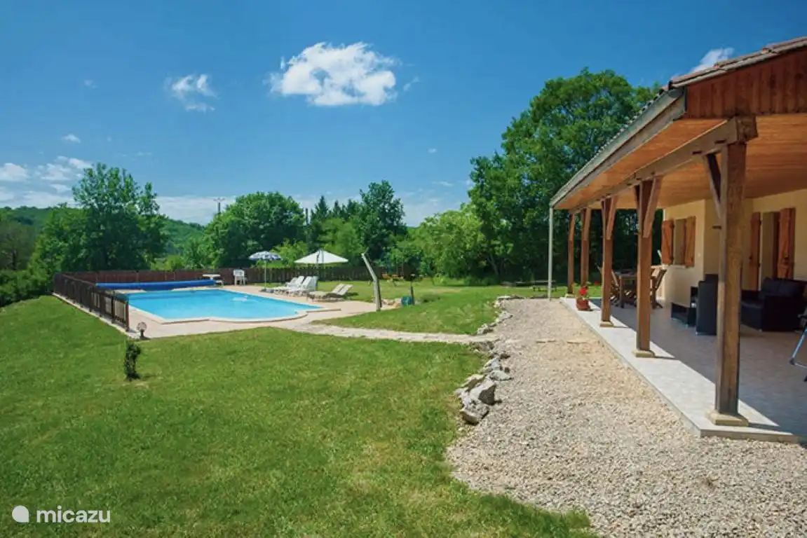 Maison de vacances avec piscine et vue