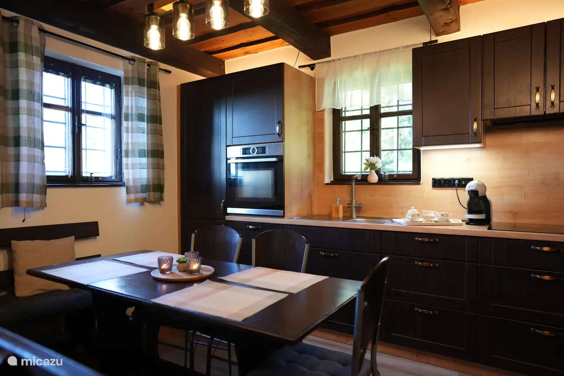 Eine gut ausgestattete Küche steht im Haus zur Verfügung