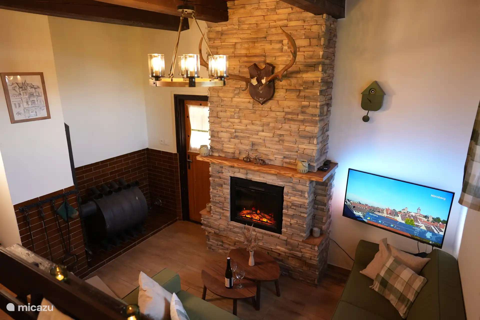 Die Sitzecke mit einem Smart-TV mit der Möglichkeit, Ihre eigenen Serien und Filme über das WiFi-Netzwerk zu streamen. Es gibt auch niederländisches Fernsehen über Satellit