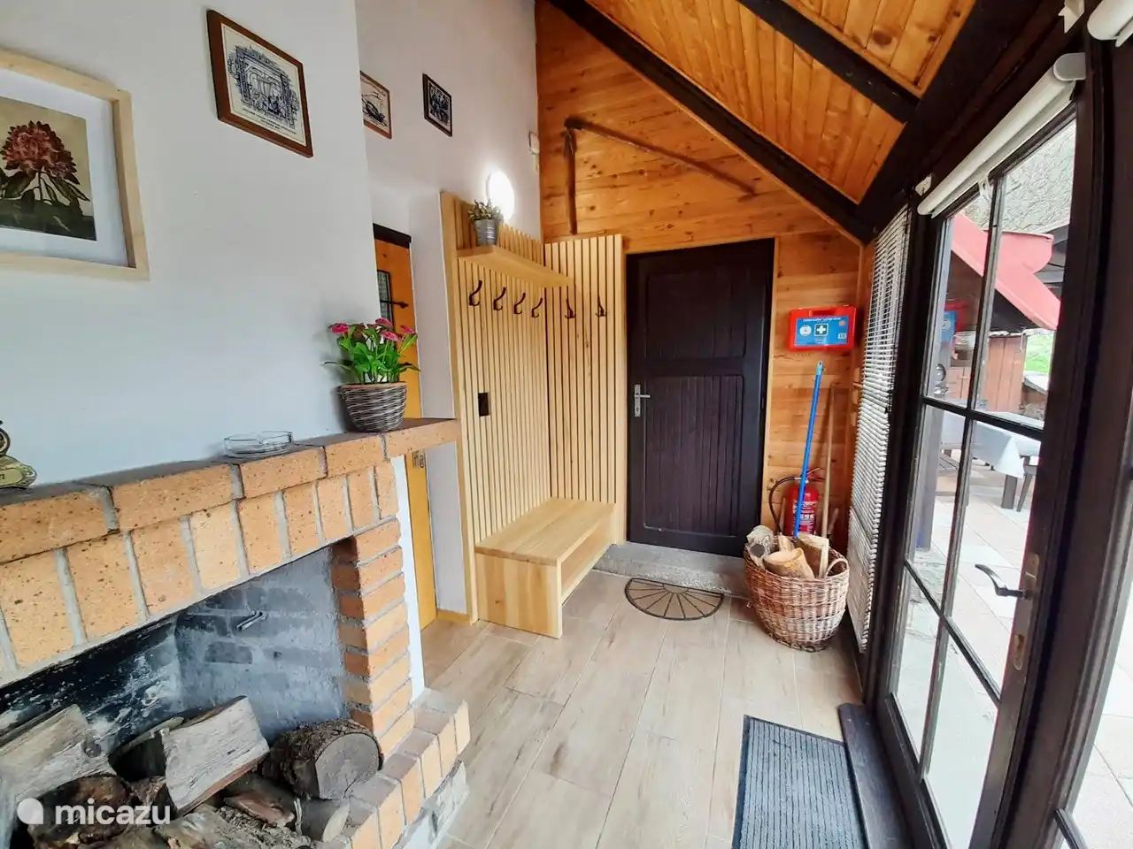 Eingang und Wintergarten des Ferienhauses