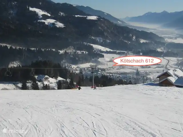 Chalet Kötschach en Austria, Carintia, Kötschach-Mauthen - casa vacacional Desde las pistas con vistas a la cabaña.