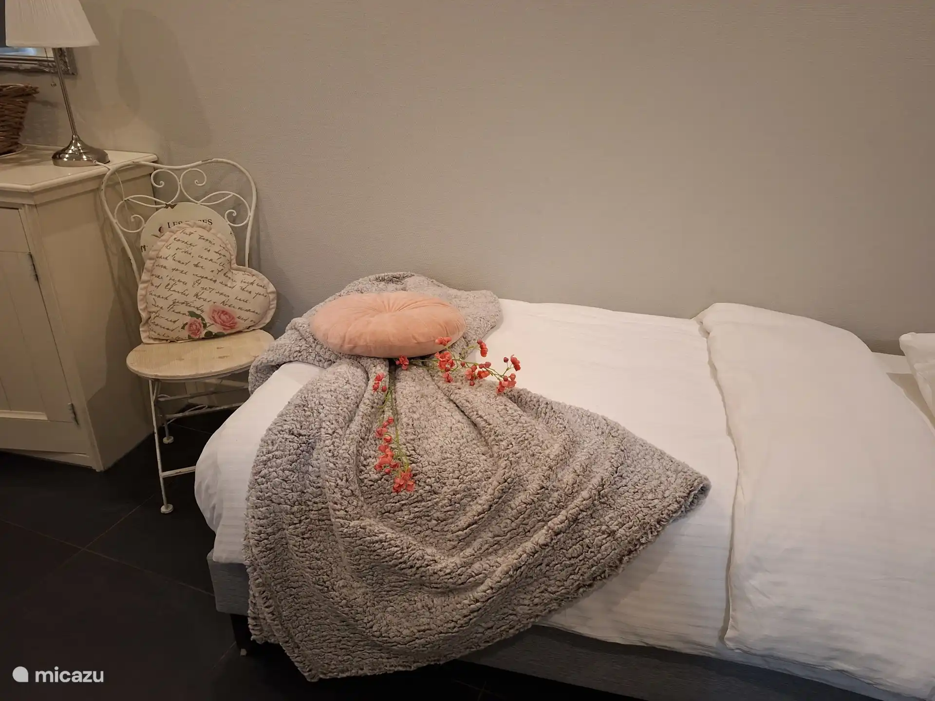 Spaapkamer met 2 losse bedden