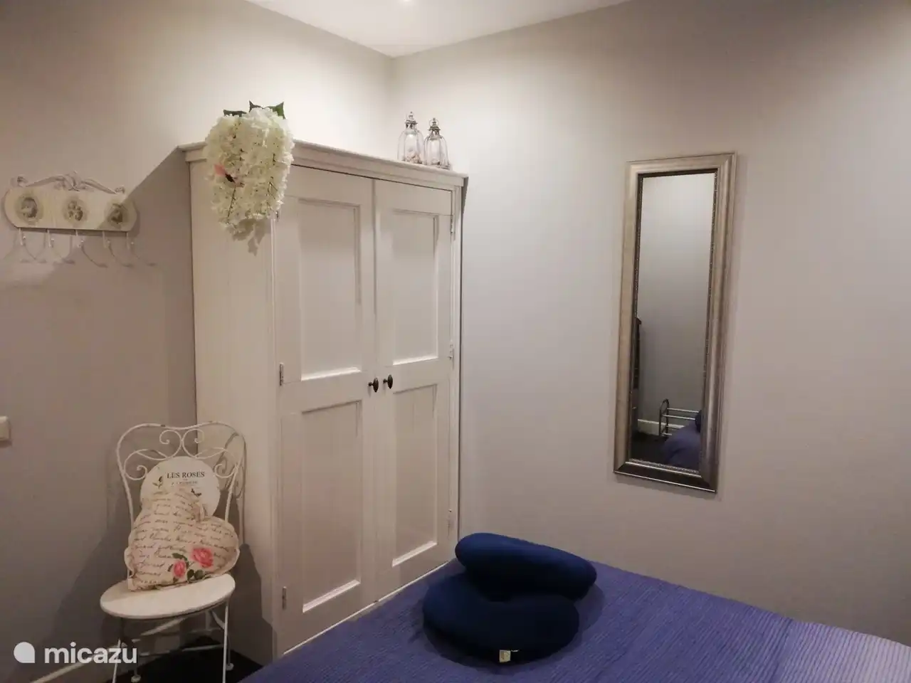 Landelijke kast in masterbedroom