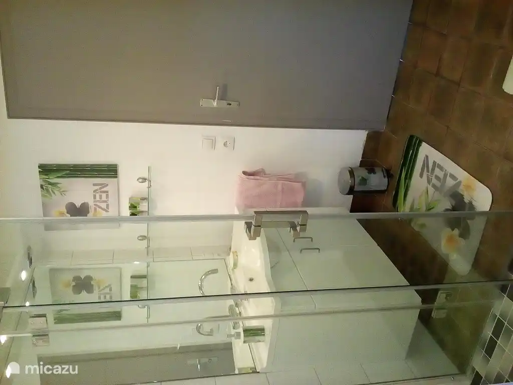 Das zweite Badezimmer.