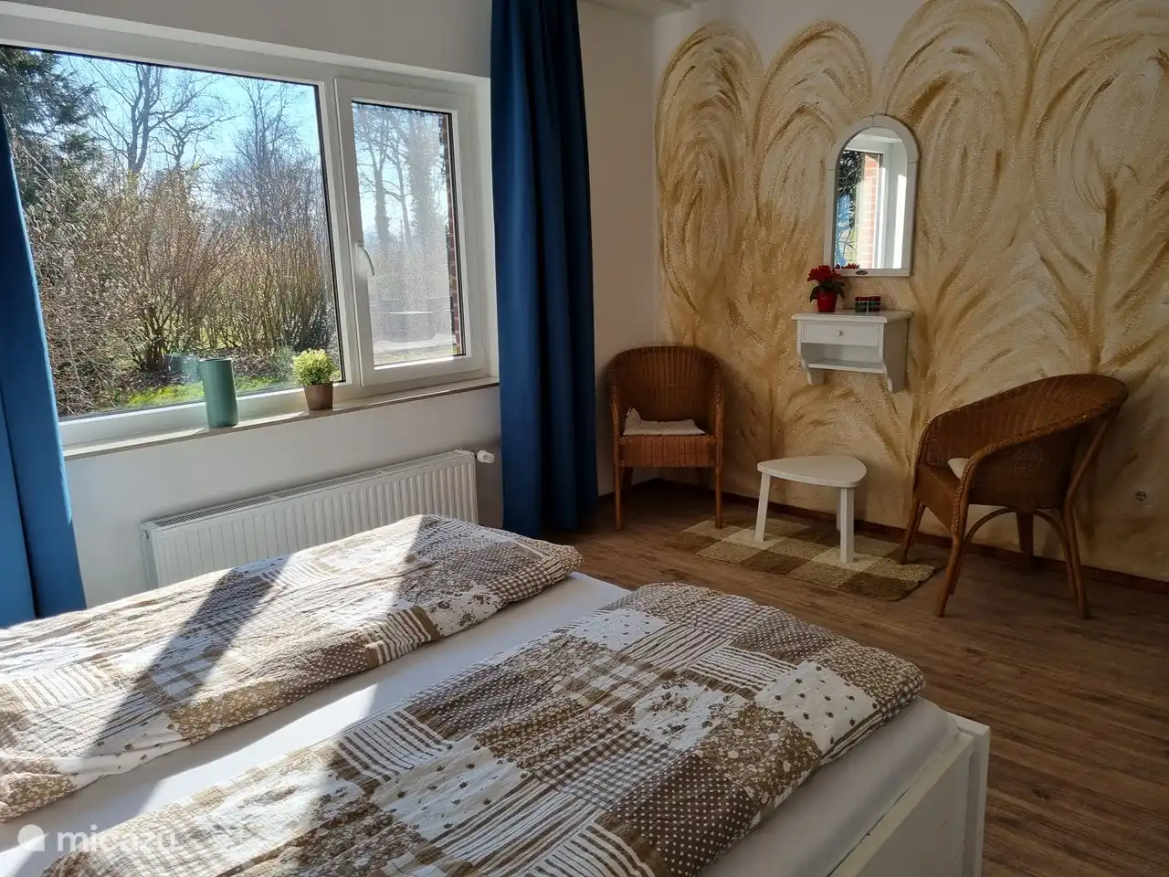 Schönes Zimmer im Osten, das Magnolienzimmer.