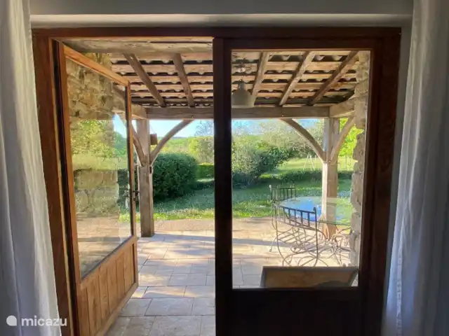 vakantiehuis huren in Frankrijk, Dordogne, Saint-Amand-de-Coly – Figuier Uitzicht op terras en tuin