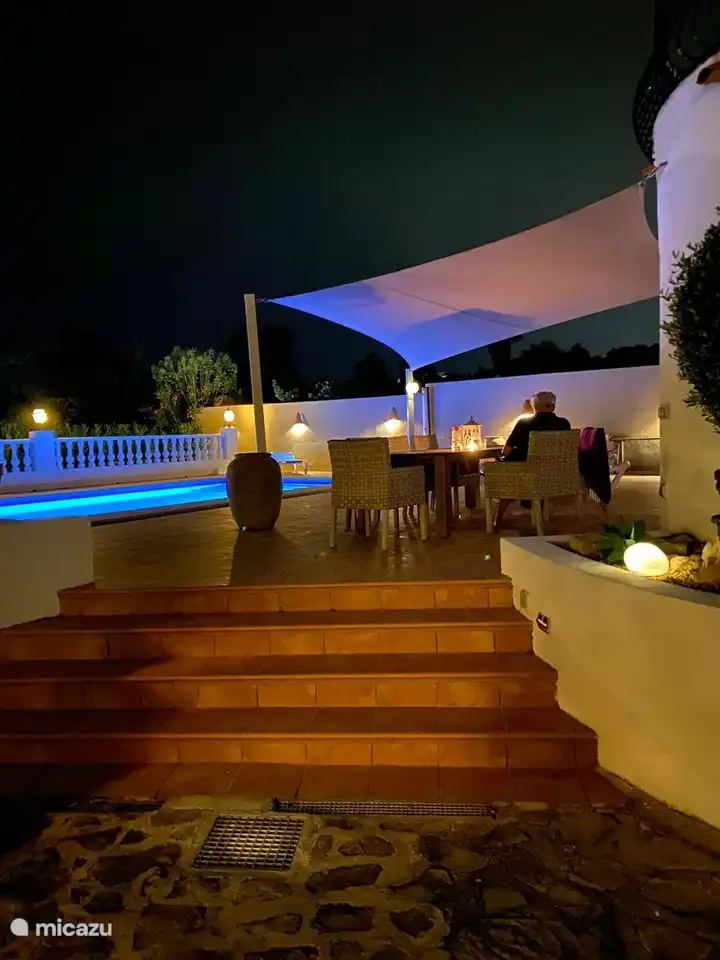 La terraza de noche