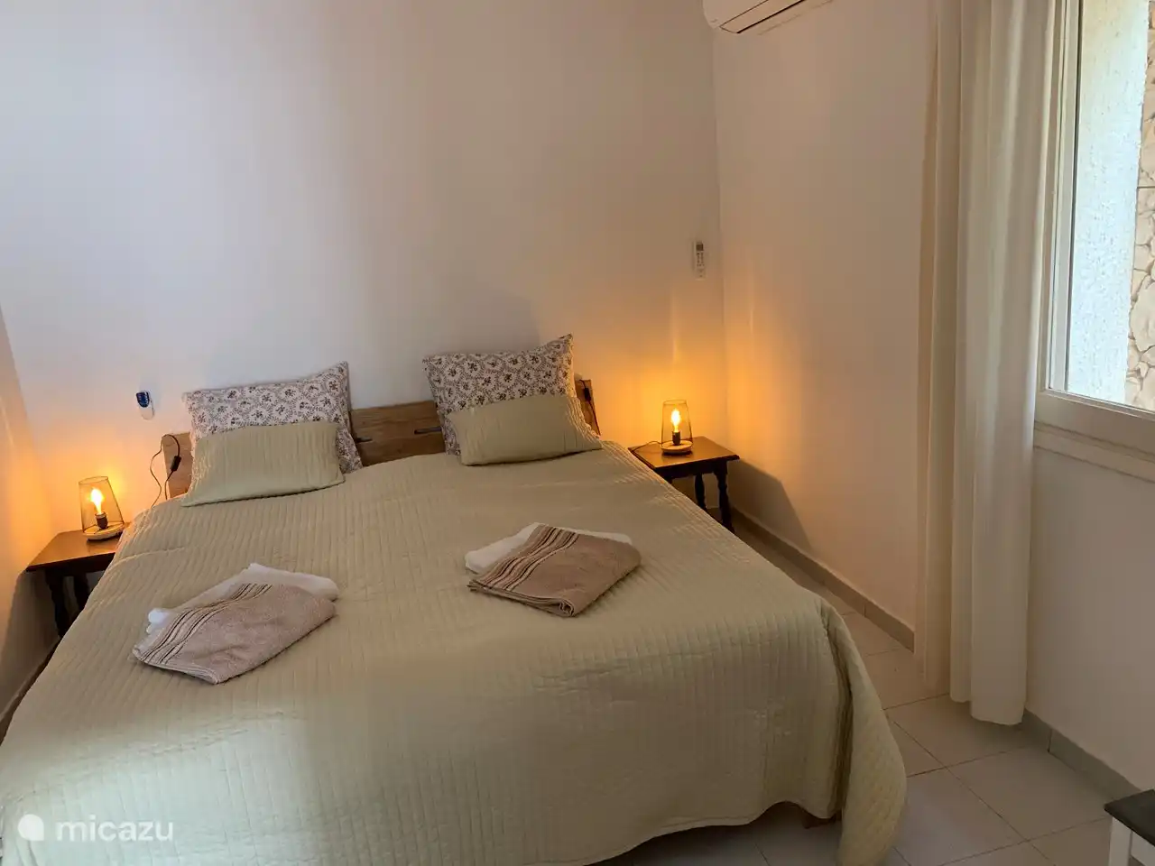 Uno de los dormitorios principales.