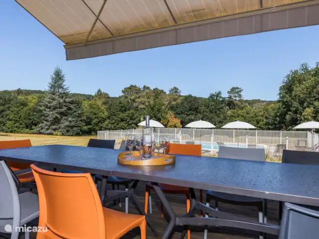 vakantiehuis huren in Frankrijk, Lot, Gourdon – Labelle Terras met uitzicht op het zwembad