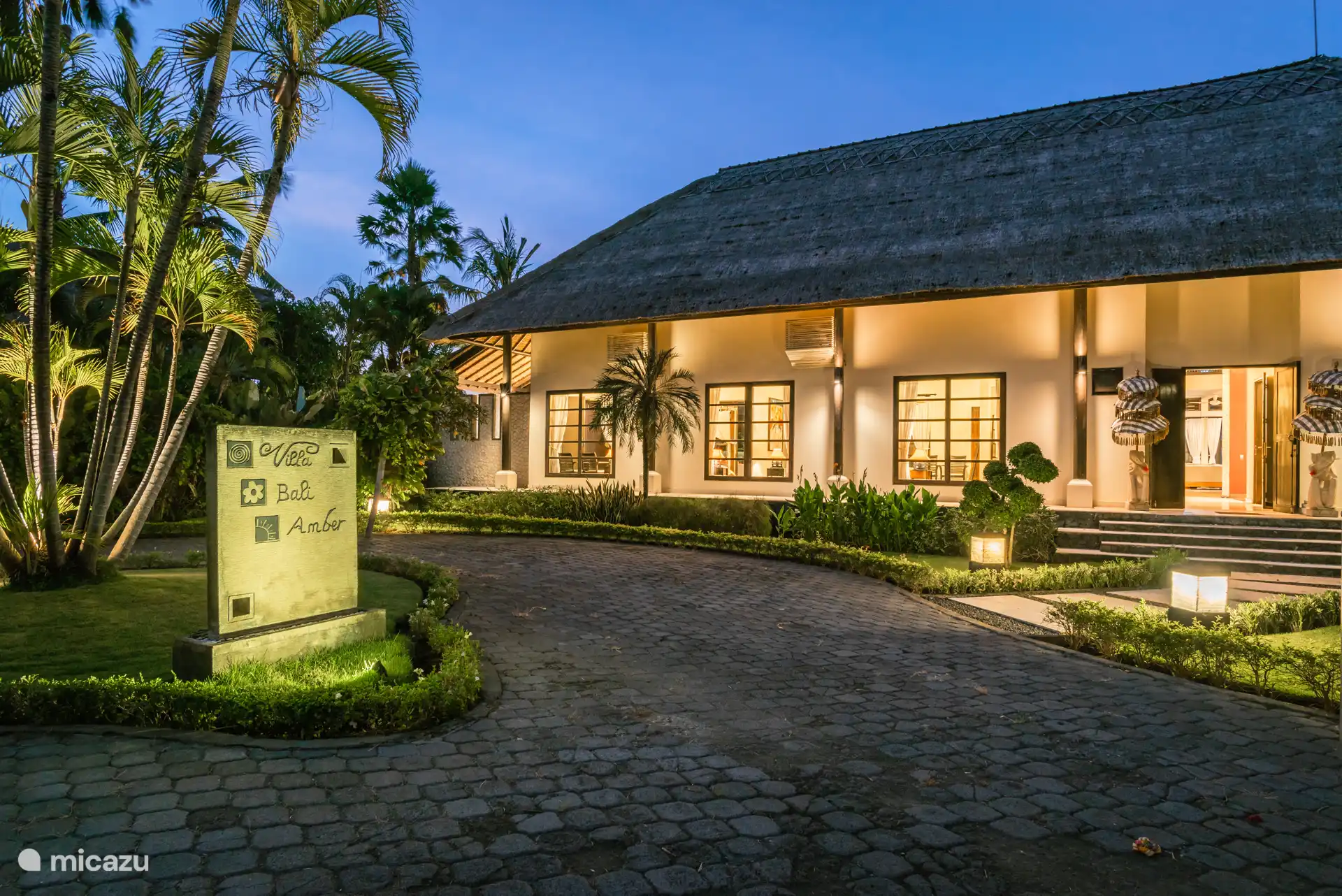Entrada principal Villa Bali Amber