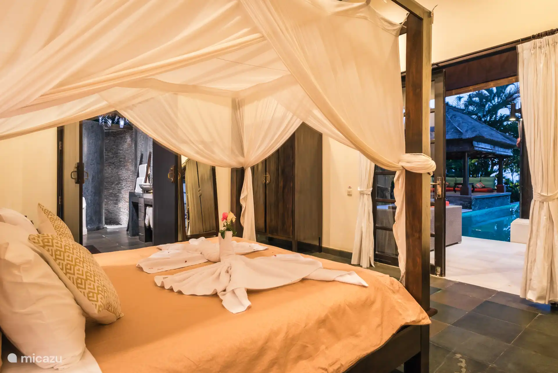 Dormitorio principal con vistas al mar