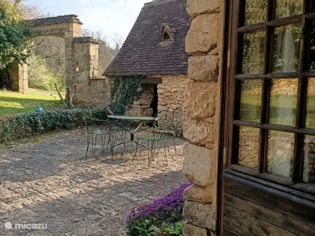 vakantiehuis huren in Frankrijk, Dordogne, Saint-Amand-de-Coly – Oleandre Een terras