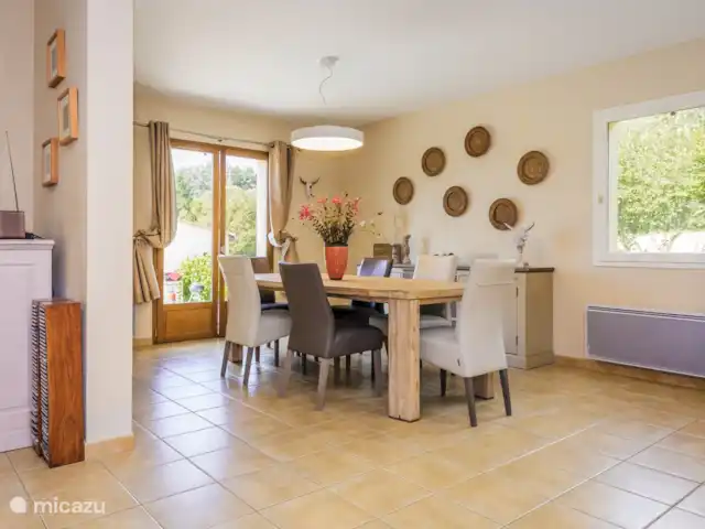 Suzanne | France, Dordogne, Cazals - maison de vacances L’espace repas